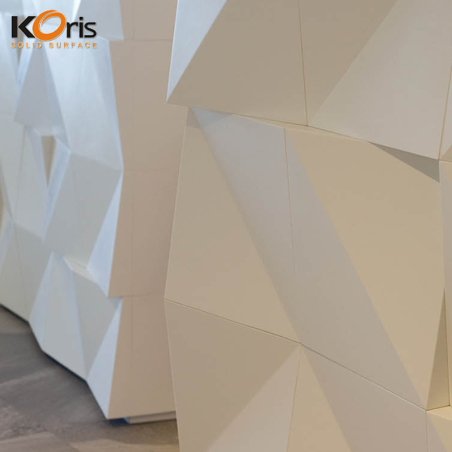 سطح صلب معدّل باللون الأبيض الجليدي